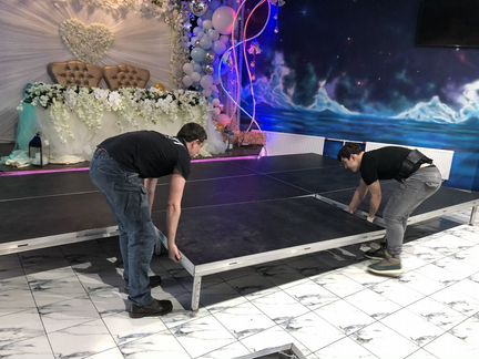 Сцена - подиум (2х1-6х4), звук, свет, спецэффекты