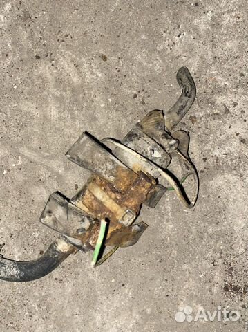 Топлевный насос Peugeot 405