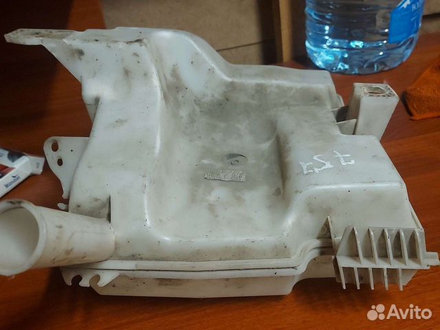 Бачек омывателя Ford Focus 2011-2019 (BV6117B613AC