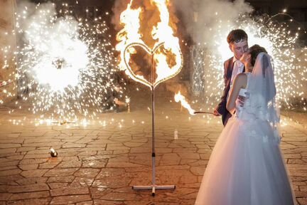 Огненное и световое шоу. Салют. фейерверк