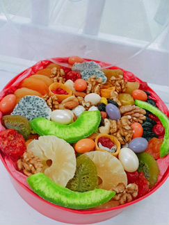 Яркие боксы из орех и сухофруктов