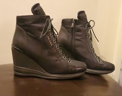 Ботинки-полусапожки prada