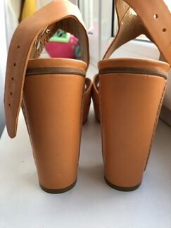 Босоножки кожаные