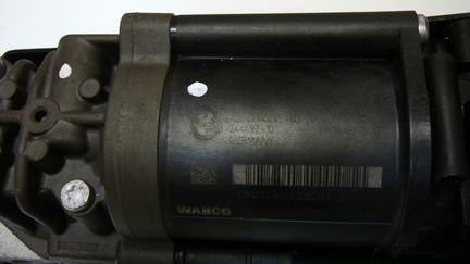 Компрессор пневмоподвески BMW5 F07 GT, 37206789450