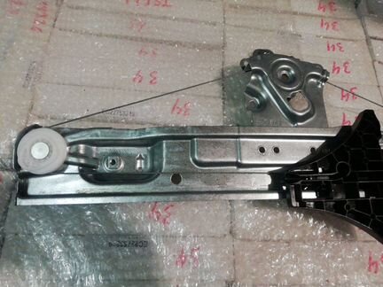 Стеклоподъемник задний левый Opel Insignia