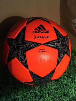 Зимний Футбольный Мяч Adidas Лиги Чемпионов 2012г