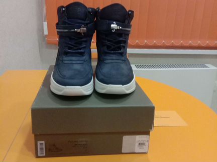 Кроссовки женские марки Filling Pieces