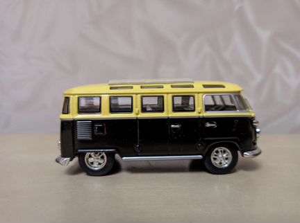YatMing 1:43 Volkswagen Samba T2