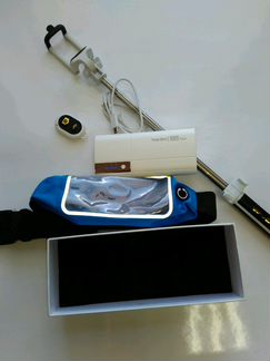 Аккумулятор Power Bank совместно с селфи-штативом