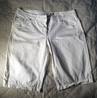 Шорты белые made IN hungary, Henry Cotton’s