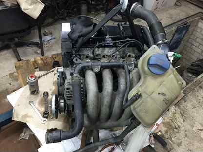 Двигатель контрактный Volkswagen Passat B5 1.6 AHL