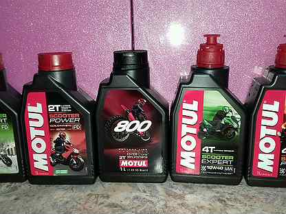 Масло мотюль 2т. Мотюль 2т для снегохода. Motul 2t для снегоходов. Масло мотюль для кроссовых мотоциклов 4т.