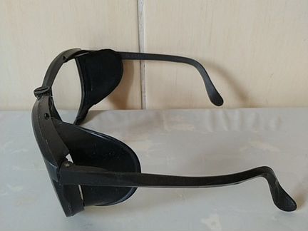 Очки защитные спереди и с боков новые Винтаж