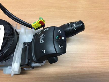 Переключатель подрулевой Renault Megane 3 K4M858