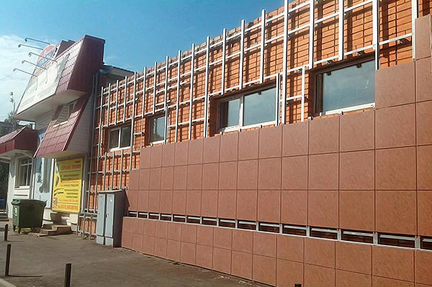 Фасадную систему с керамогранитом 60х60 в сборе