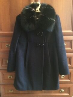 Пальто с меховым воротником