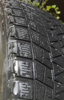 Зимние шины 215/60 R17 Bridgestone