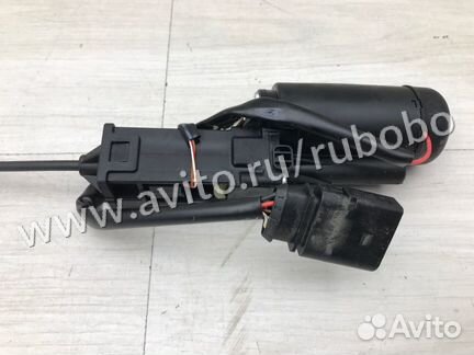 Доводчик крышки багажника Audi A8 D3 BHT 2005