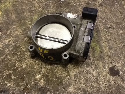 Дросельная заслонка на Ауди А6 4F A8 4.2 Touareg
