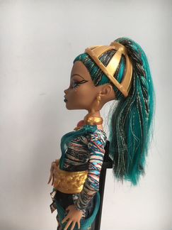 Базовая Нефера Де Нил с питомцем Monster High