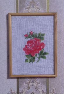 Вышивка в раме 