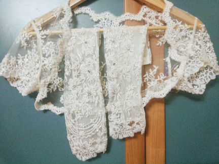 Платье кружевное