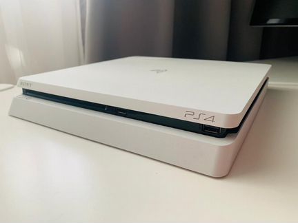 Sony playstation 4 slim