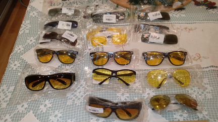 Желтые очки водителя