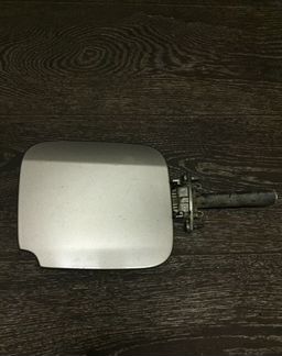 Рено Симбол 08. Лючок бензобака 8200690154