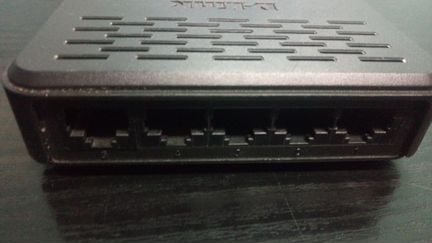 Коммутатор D-Link DES-1005A б/у 2шт