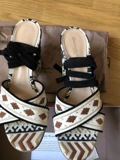 Босоножки Gianvito Rossi Милан Италия