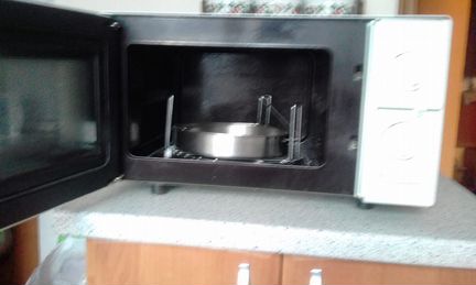 Большая микроволновка Delonghi с грилем Италия