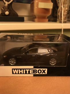 Модель машины Maserati Quattroporte GTS 1:43 white
