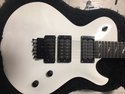 Электрогитара