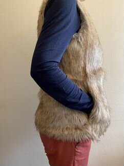 Жилет из искусственного меха