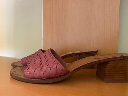 Шлепанцы Bottega Venetta