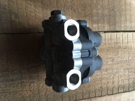 Клапан четырехконтурный Вольво Knorr