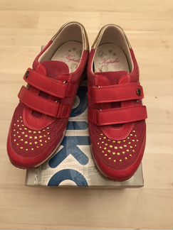 Кроссовки капика 33размер