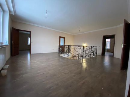 Дом 420 м² на участке 5 сот.