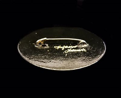 Винтажная брошка. Дерево с росписью