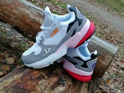Adidas falcon