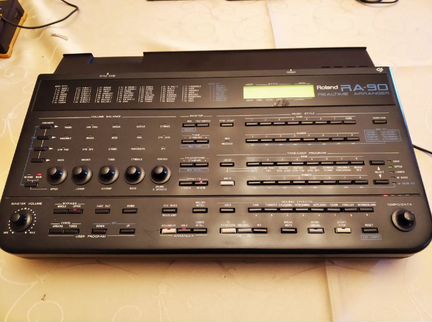 Звуковой модуль, синтезатор Roland RA-90