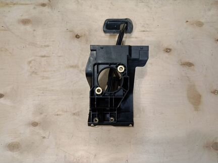 Педаль тормоза на Mercedes Benz W203 C203