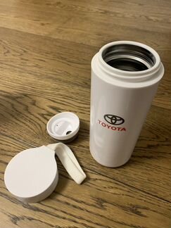 Термокружка Toyota Неопракидываемая