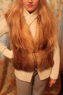 Продам жилетку из меха лисы