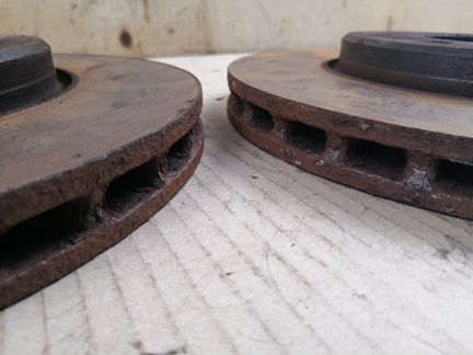 Тормозной диск передний Mercedes-Benz Slk R170