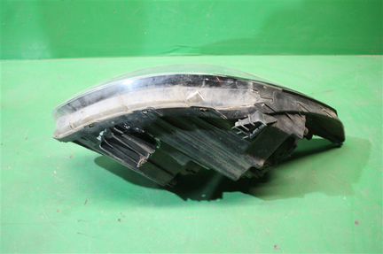 Фара левая Hyundai Ix35 2010-2013