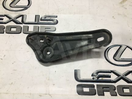 Крепление балки подвески заднее правое Lexus Es250