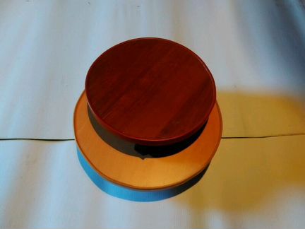 Подставка напольная на колёсах под цветочные горшк