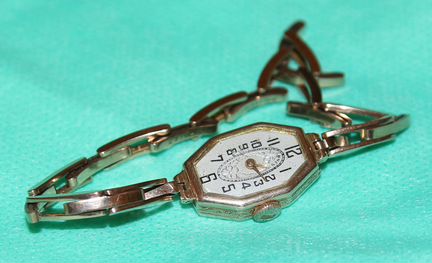 Tavannes - красное золото 375 пробы